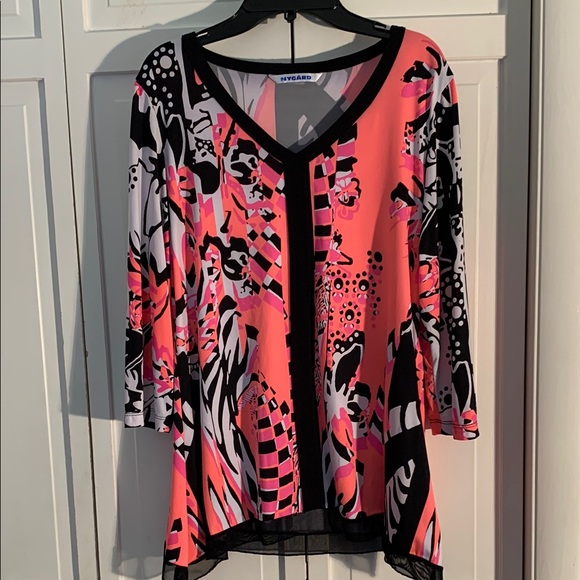 Peter Nygard Tops - Peter Nygard Black and Pink Graphic Tunic EUC
